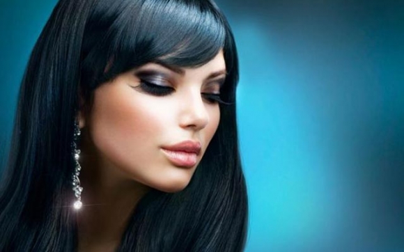 بە پێکهاتەی سروشتی رەنگی قژت بكورە بو رەش