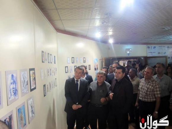 ڕزگار فەقێ عەوڵا به‌ گوڵبژێرێك نۆیه‌م پیشانگای كرده‌وه‌