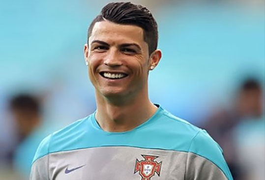 كۆتایی رۆناڵدۆ بە میندێزی بەرێوەبەری كارەكانی راگەیاند كە ئامادەكاری بكات بۆ چوونی بۆ ئەم یانەیە