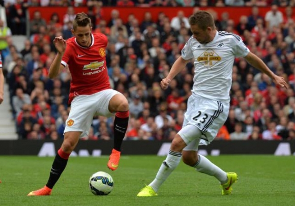 مان یونایتد ئەستێرەیەکی لاو لە دەستدەدات