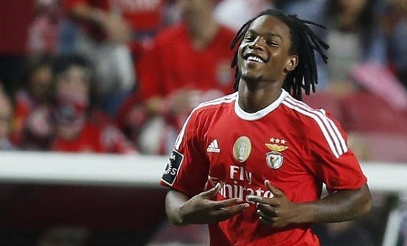 مان یونایتد پارە دەرژێنێت