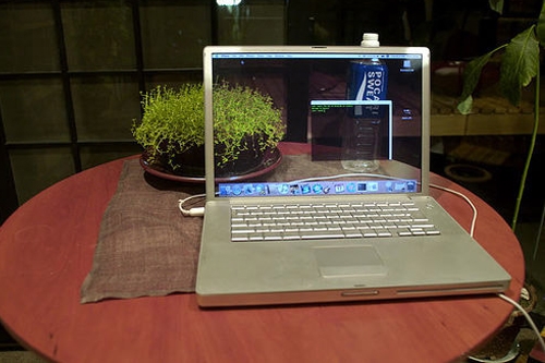 شاشه روون و شه فافه كان به ره و ته كنه لۆژیـیه كی نوێ