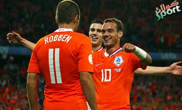 پیَریَز له‌ رۆیشتنى یاریزانه‌ هۆله‌ندییه‌كان زه‌رمه‌ند نه‌بوینه‌