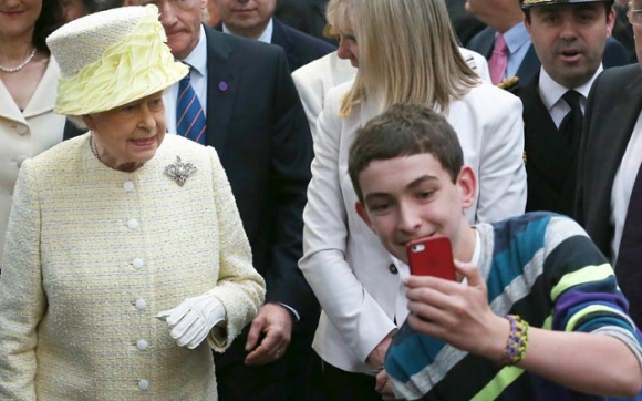 شاژنیشیان فێرە وێنەی سێلفی كرد