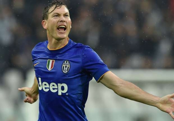 ئینگلیزه‌كان ململانێ له‌سه‌ر به‌ده‌ستهێنانی یاریزانێكی یوڤێنتۆس ده‌كه‌ن