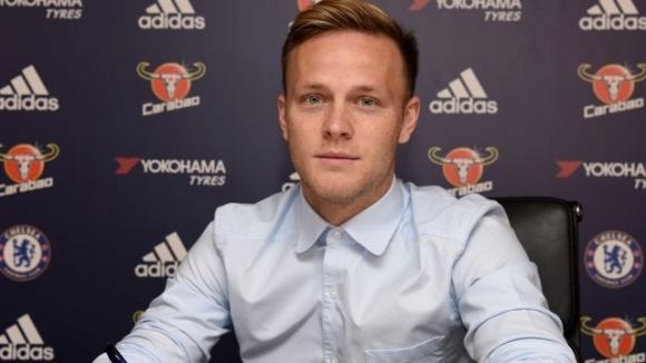 بە فەرمی ... بلوز بۆندی بەرگریكارێكی نوێكردەوە