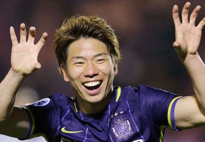 بەفەرمی ... ئەرسناڵ گرێبەستی لەگەڵ یاریزانێكی ژاپۆنی ئیمزا كرد