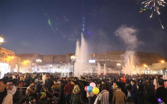 پێشوازى كردنى ساڵى نوێ له لايان هاونيشتيمانيانەوه له هەولير. فۆتۆ : كمال ئاكرەێی