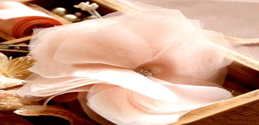 خانمان ئەتوانن خۆتان تەوقە دروست بکەن