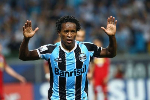 بارسا گرنگی بە یاریزانێکی بەرازیلی دەدات