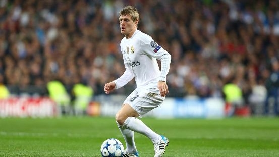 كروس نزیكە لە جێهێشتنی یانەی مێرنگی