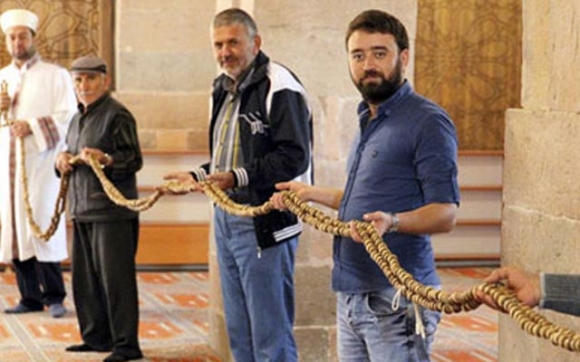 تەسبیحێكی زەبەلاح تەمەنی 700 ساڵە