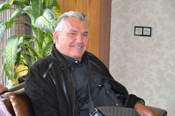 بەپەلە كۆبوونەوەی یەكێتی تۆپی پێی عێراق و راهێنەرە بەرازیلیەكە تەواو بوو