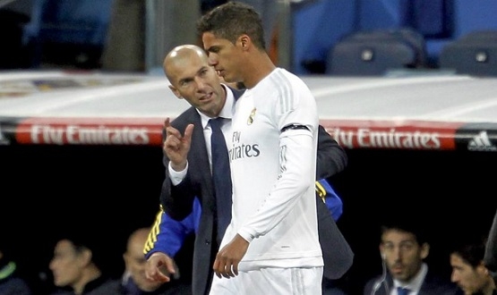 رۆژنامەی ئاس: بەهۆی پێكانەوە رەنگە ڤاران بۆ ماوەی سێ هەفتە لە یاریگاكان داببرێت