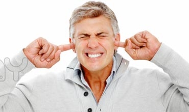 ویزە لە گوێیەكاندا