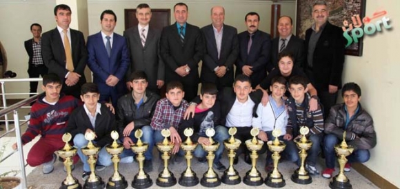 پاڵەوانی هەرێمی كوردستان خەڵات كران