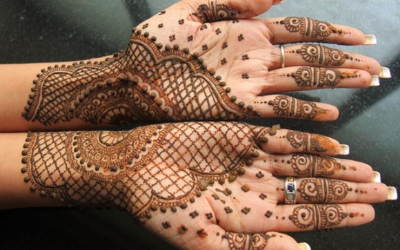 نەخش و خەنەبەندانی كوردەواری بۆ دەست و مەچەكەت