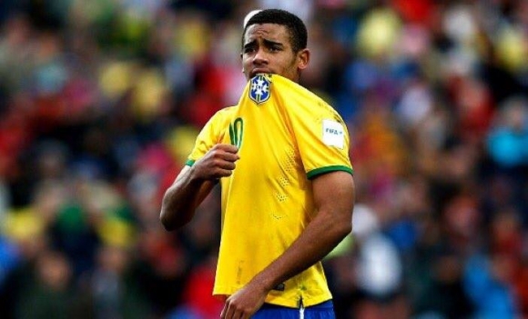 یانە گەورەكان لەسەر گابریێل خیسۆس لە كێبركێیەكی گەورەدان