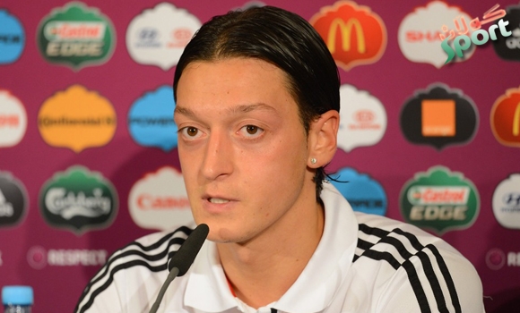 ئۆزیل: لۆف دەتوانێ ببێتە ڕاهێنەری ڕیال مەدرید