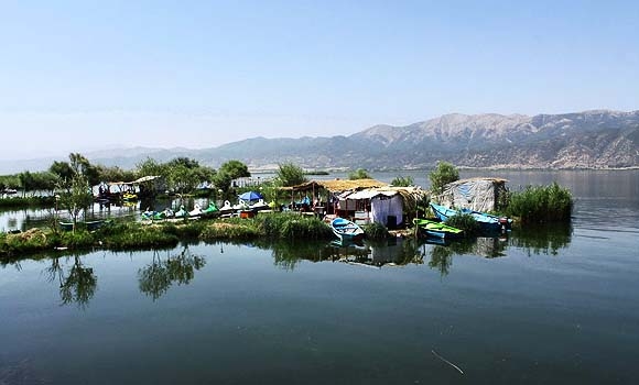 زرێوار گه‌وره‌ترین ده‌ریاچـه‌ی ئاوی شیرینی‌ جیهان لە مەریوانە