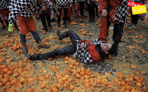 فیستیڤاڵی شەڕە پرتەقاڵ!